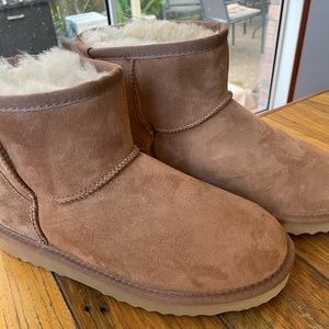 UGG